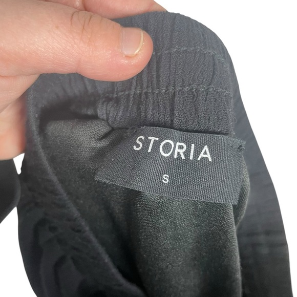 Storia Women’s Ruffle Tiered Embroidered Star Skirt in Black/White Size S - Picture 7 of 9